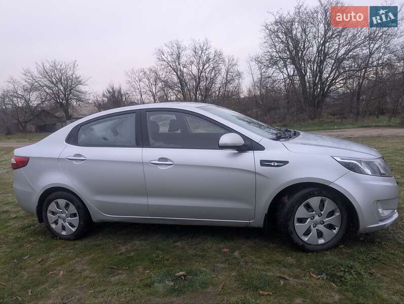 Седан Kia Rio 2012 в Гайвороне
