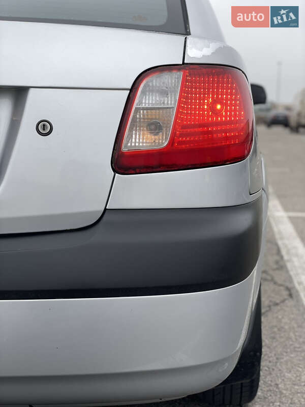 Седан Kia Rio 2007 в Киеве