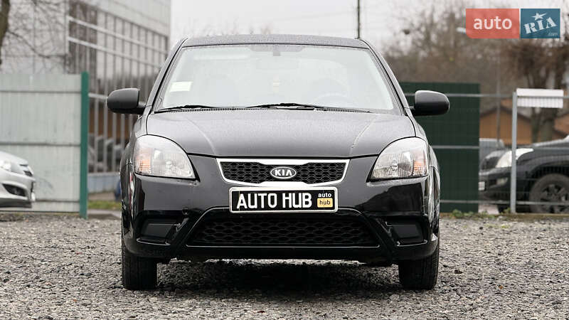 Седан Kia Rio 2011 в Бердичеве