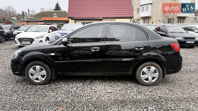 Седан Kia Rio 2011 в Бердичеве