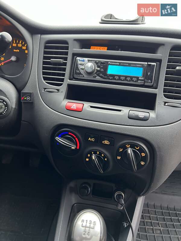 Седан Kia Rio 2007 в Харькове