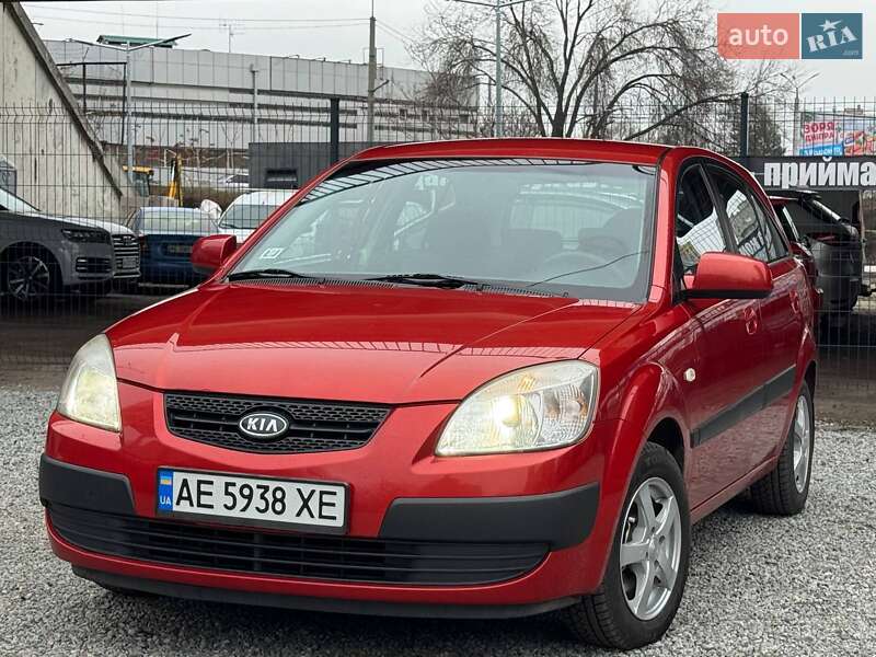 Хэтчбек Kia Rio 2006 в Днепре