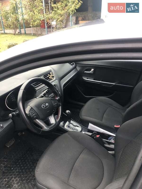 Седан Kia Rio 2013 в Ровно