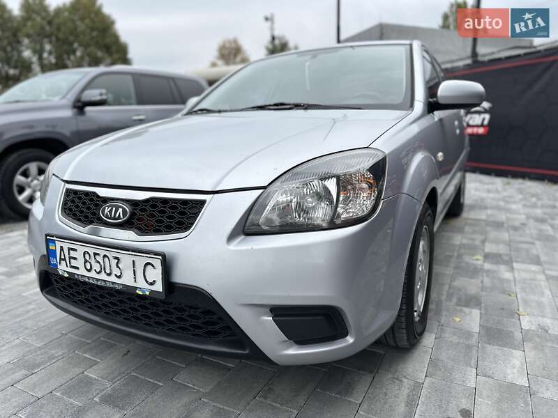 Седан Kia Rio 2010 в Днепре фото 10 Седан Kia Rio 2010 в Днепре
