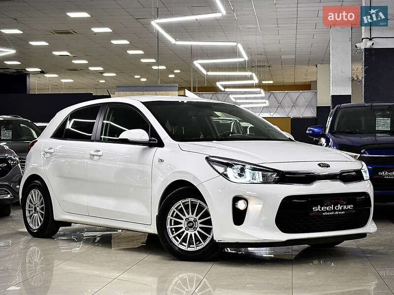 Хэтчбек Kia Rio 2017 в Николаеве