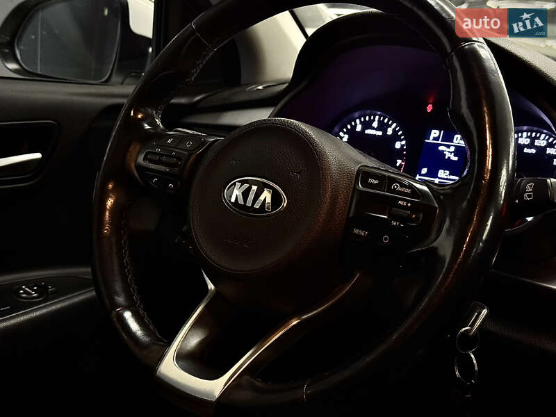 Хэтчбек Kia Rio 2017 в Николаеве