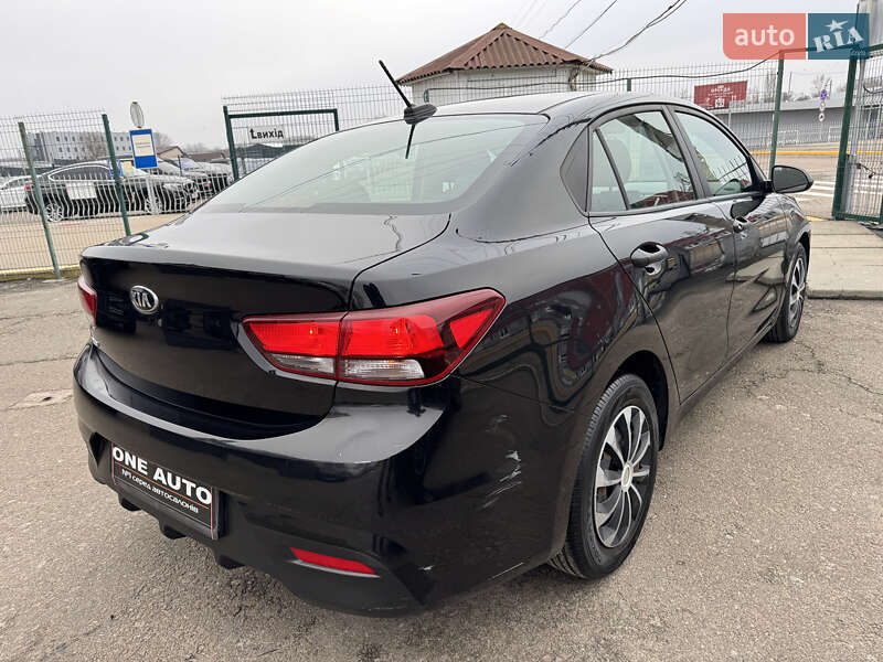 Седан Kia Rio 2017 в Києві