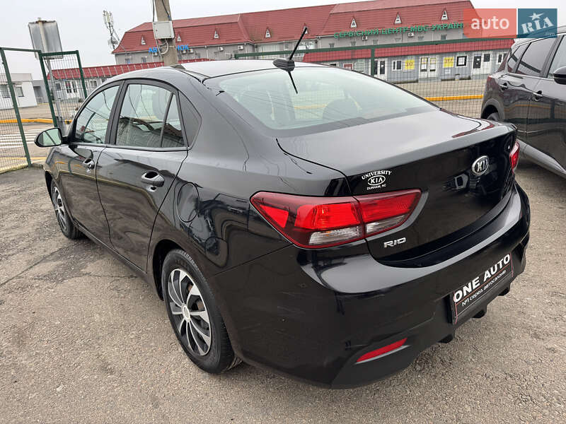 Седан Kia Rio 2017 в Києві