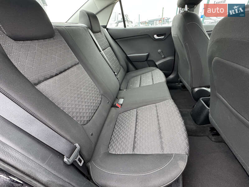 Седан Kia Rio 2017 в Києві