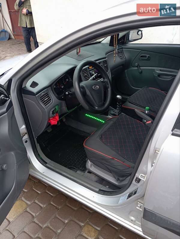 Седан Kia Rio 2008 в Тернополе