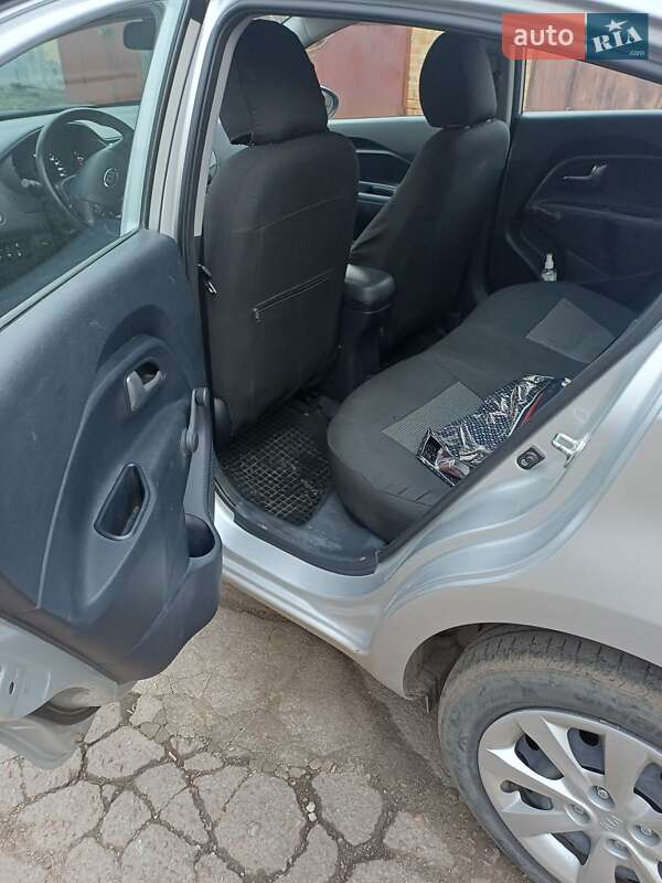 Седан Kia Rio 2015 в Кропивницькому
