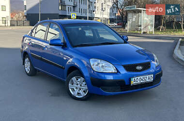 Седан Kia Rio 2009 в Мукачево
