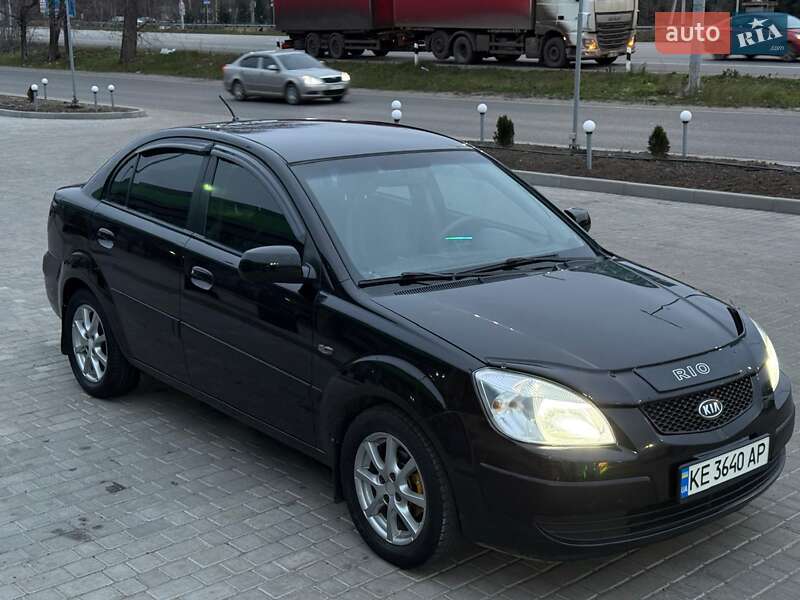 Седан Kia Rio 2007 в Дніпрі