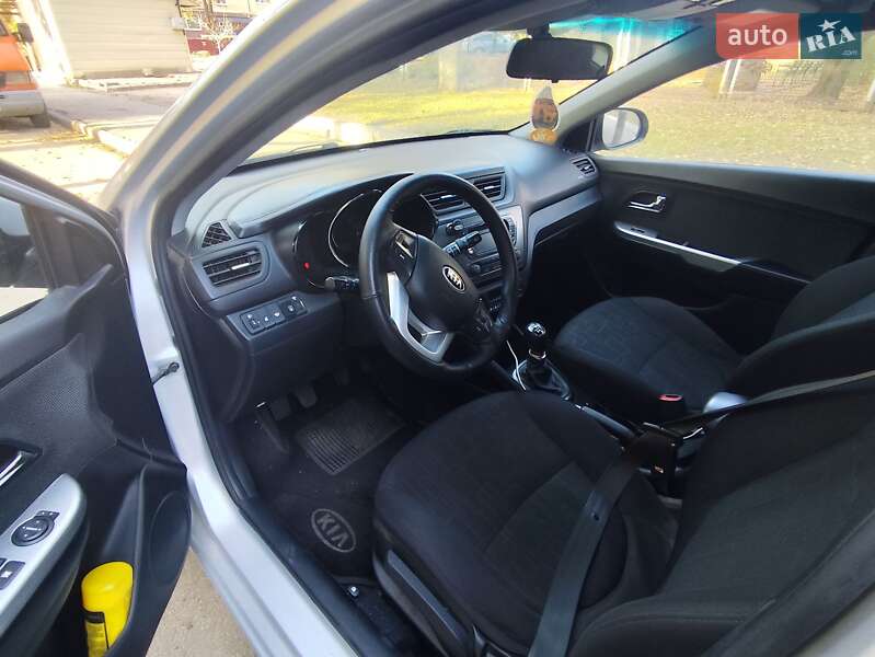 Хетчбек Kia Rio 2013 в Запоріжжі фото 10 Хетчбек Kia Rio 2013 в Запоріжжі