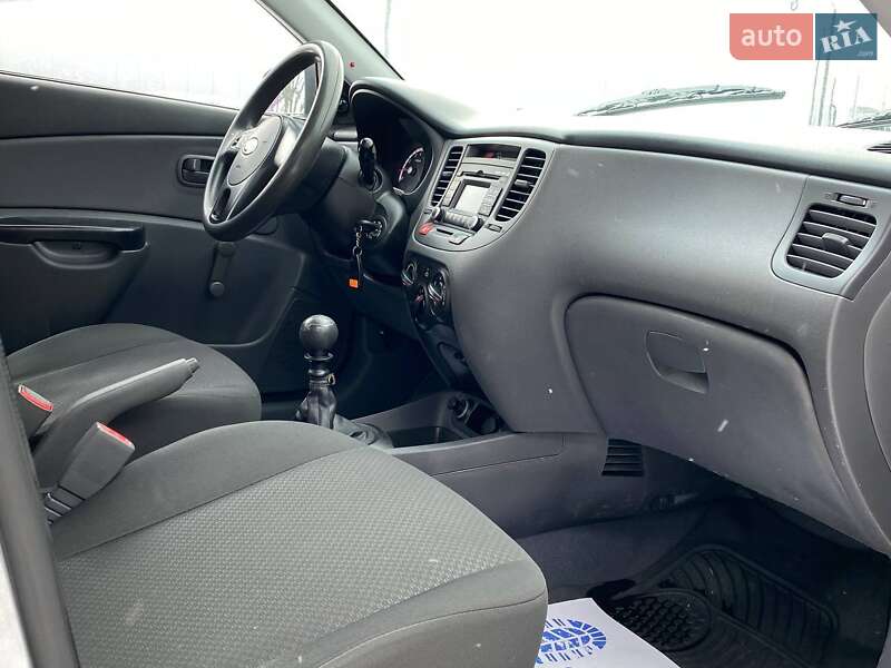 Седан Kia Rio 2011 в Львові фото 15 Седан Kia Rio 2011 в Львові