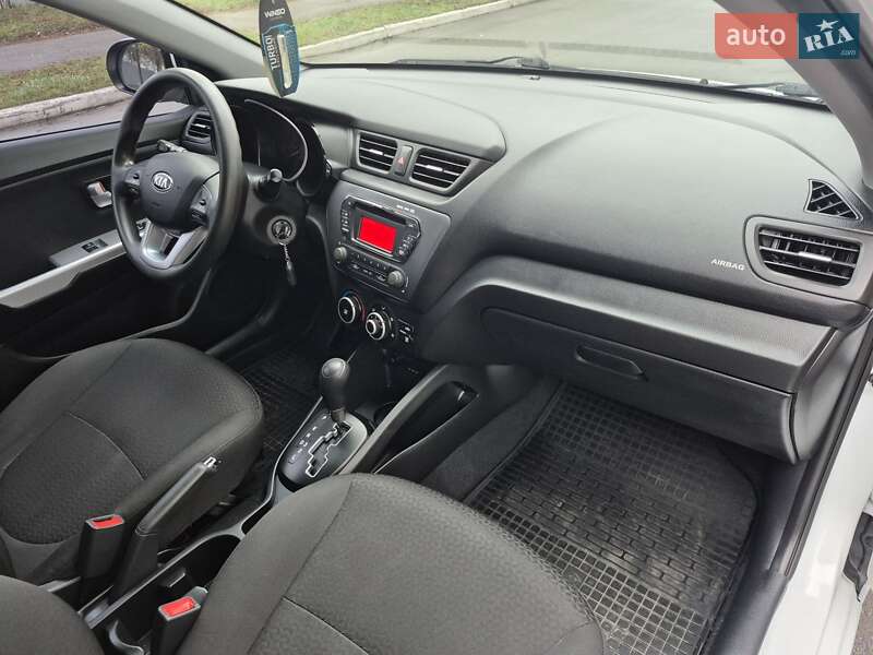 Хэтчбек Kia Rio 2013 в Киеве