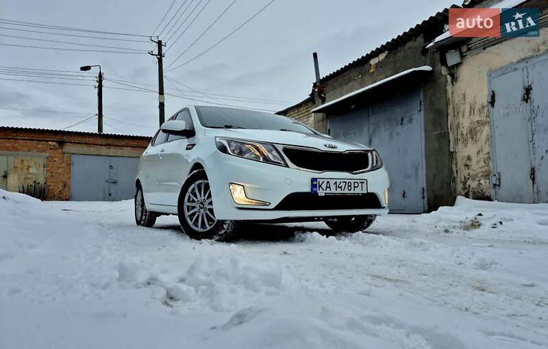 Хэтчбек Kia Rio 2013 в Киеве