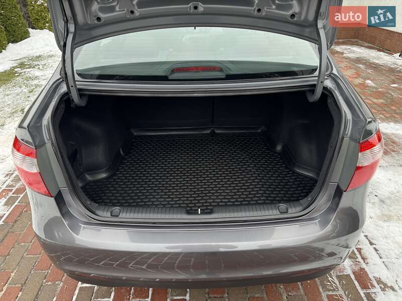 Седан Kia Rio 2012 в Киеве