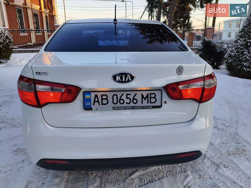 Седан Kia Rio 2013 в Калиновке