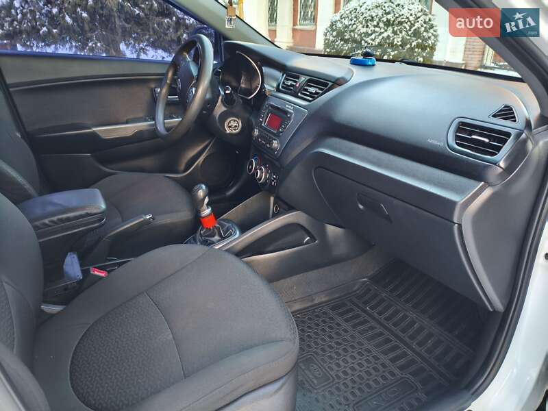 Седан Kia Rio 2013 в Калиновке