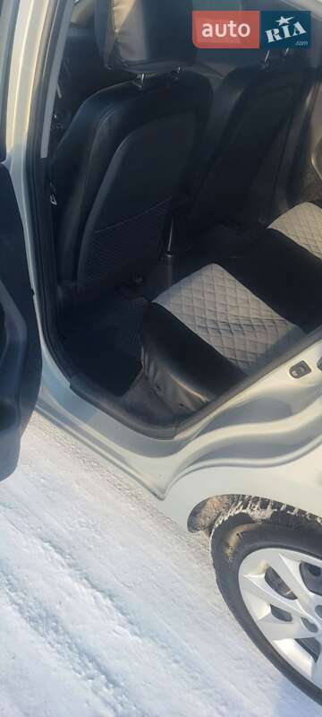 Хетчбек Kia Rio 2011 в Житомирі фото 3 Хетчбек Kia Rio 2011 в Житомирі