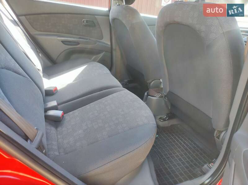 Хетчбек Kia Rio 2008 в Києві