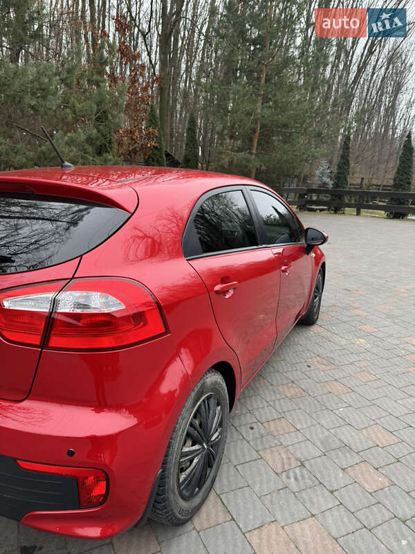 Хетчбек Kia Rio 2015 в Львові