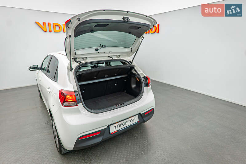 Хэтчбек Kia Rio 2017 в Киеве