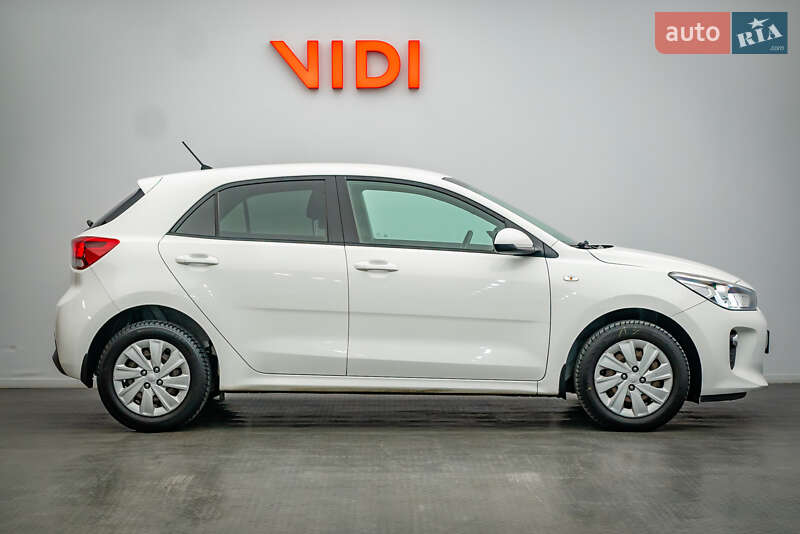 Хэтчбек Kia Rio 2017 в Киеве