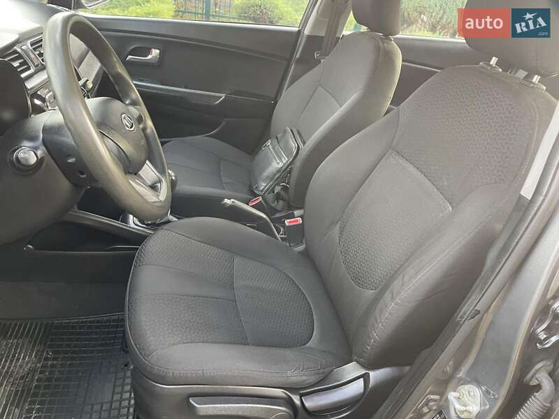 Седан Kia Rio 2012 в Зачепиловке