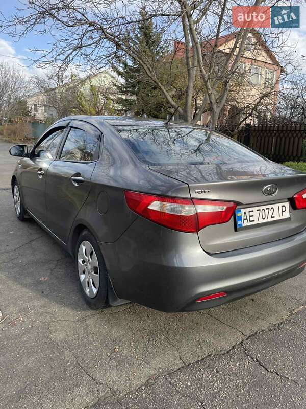 Седан Kia Rio 2012 в Зачепиловке