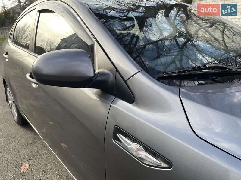 Седан Kia Rio 2012 в Зачепиловке