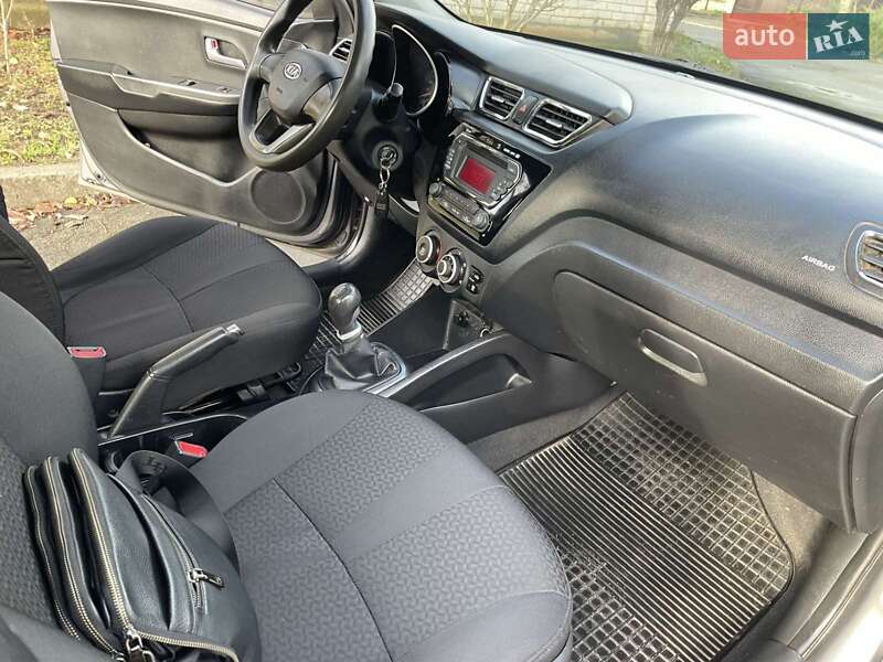 Седан Kia Rio 2012 в Зачепиловке