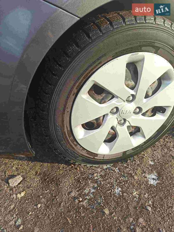Седан Kia Rio 2013 в Полтаве