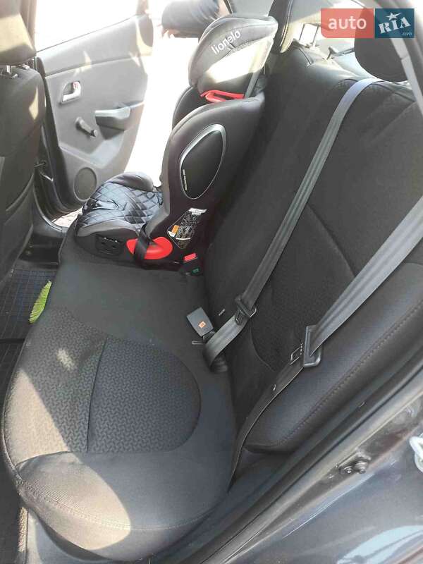 Седан Kia Rio 2013 в Полтаве