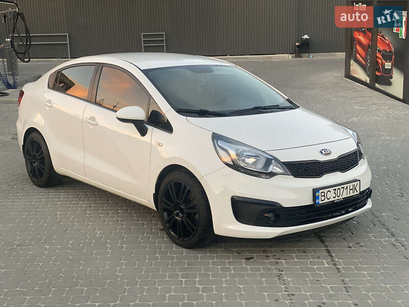 Седан Kia Rio 2017 в Львові