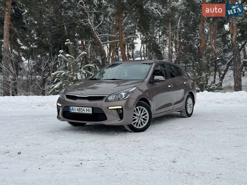 Седан Kia Rio 2017 в Киеве