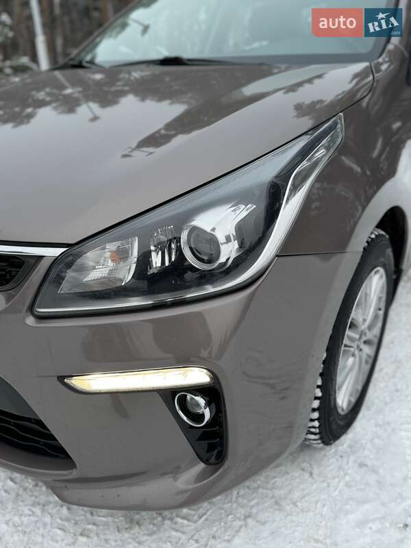 Седан Kia Rio 2017 в Киеве