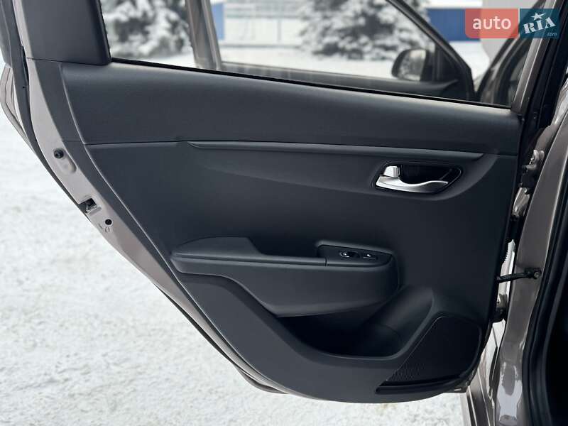 Седан Kia Rio 2017 в Киеве