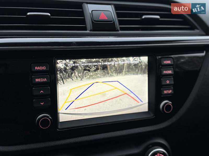 Седан Kia Rio 2017 в Киеве