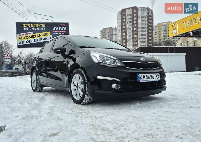 Седан Kia Rio 2015 в Киеве