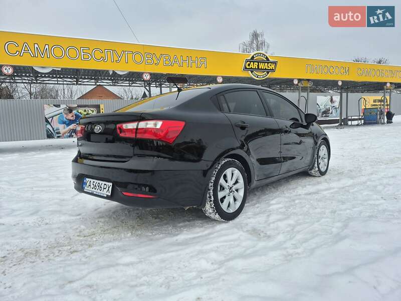 Седан Kia Rio 2015 в Киеве
