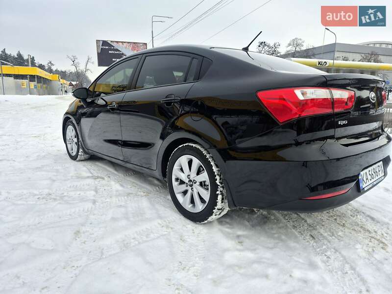 Седан Kia Rio 2015 в Киеве