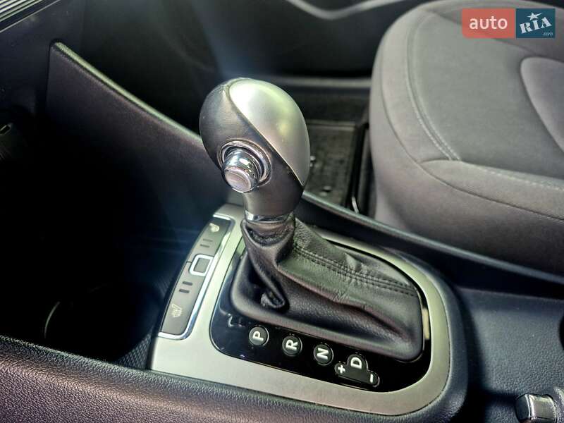 Седан Kia Rio 2015 в Киеве