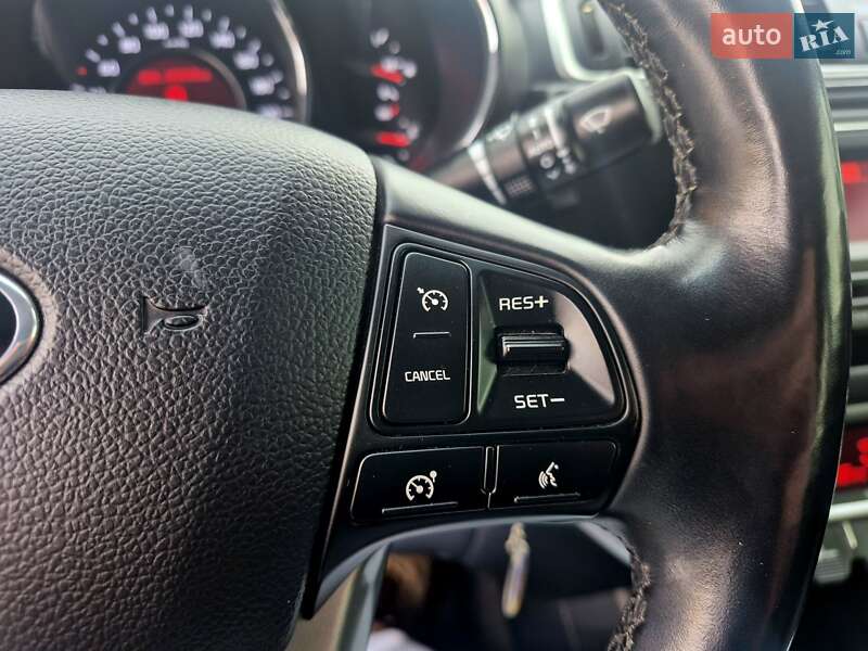 Седан Kia Rio 2015 в Киеве