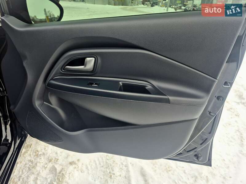 Седан Kia Rio 2015 в Киеве