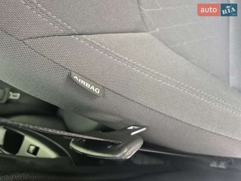 Седан Kia Rio 2015 в Киеве