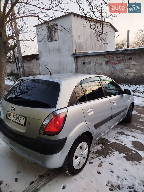 Хэтчбек Kia Rio 2007 в Николаеве