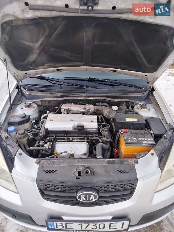 Хэтчбек Kia Rio 2007 в Николаеве