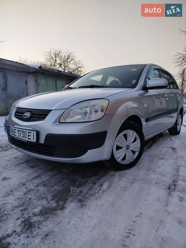 Хэтчбек Kia Rio 2007 в Николаеве